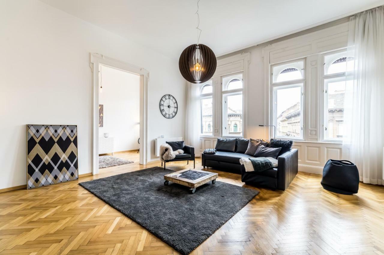 Bpr Luxe De Noir Et Blanc Apartment Budapest Eksteriør bilde