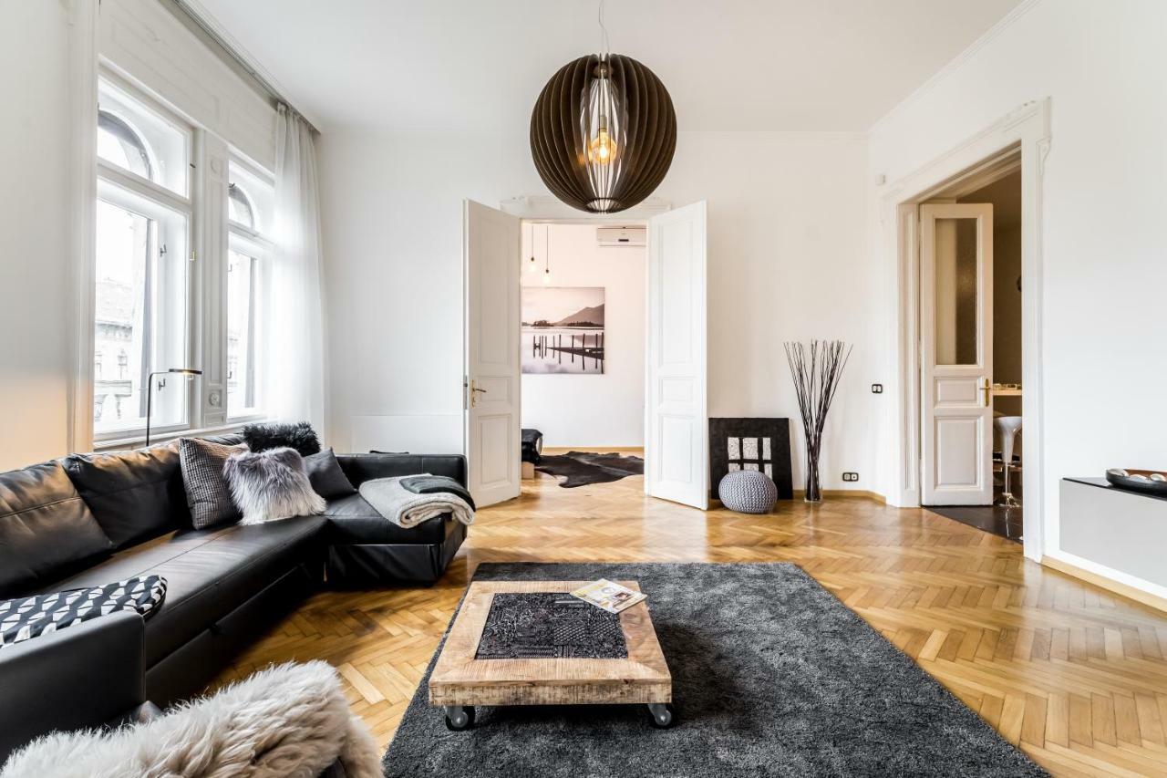 Bpr Luxe De Noir Et Blanc Apartment Budapest Eksteriør bilde