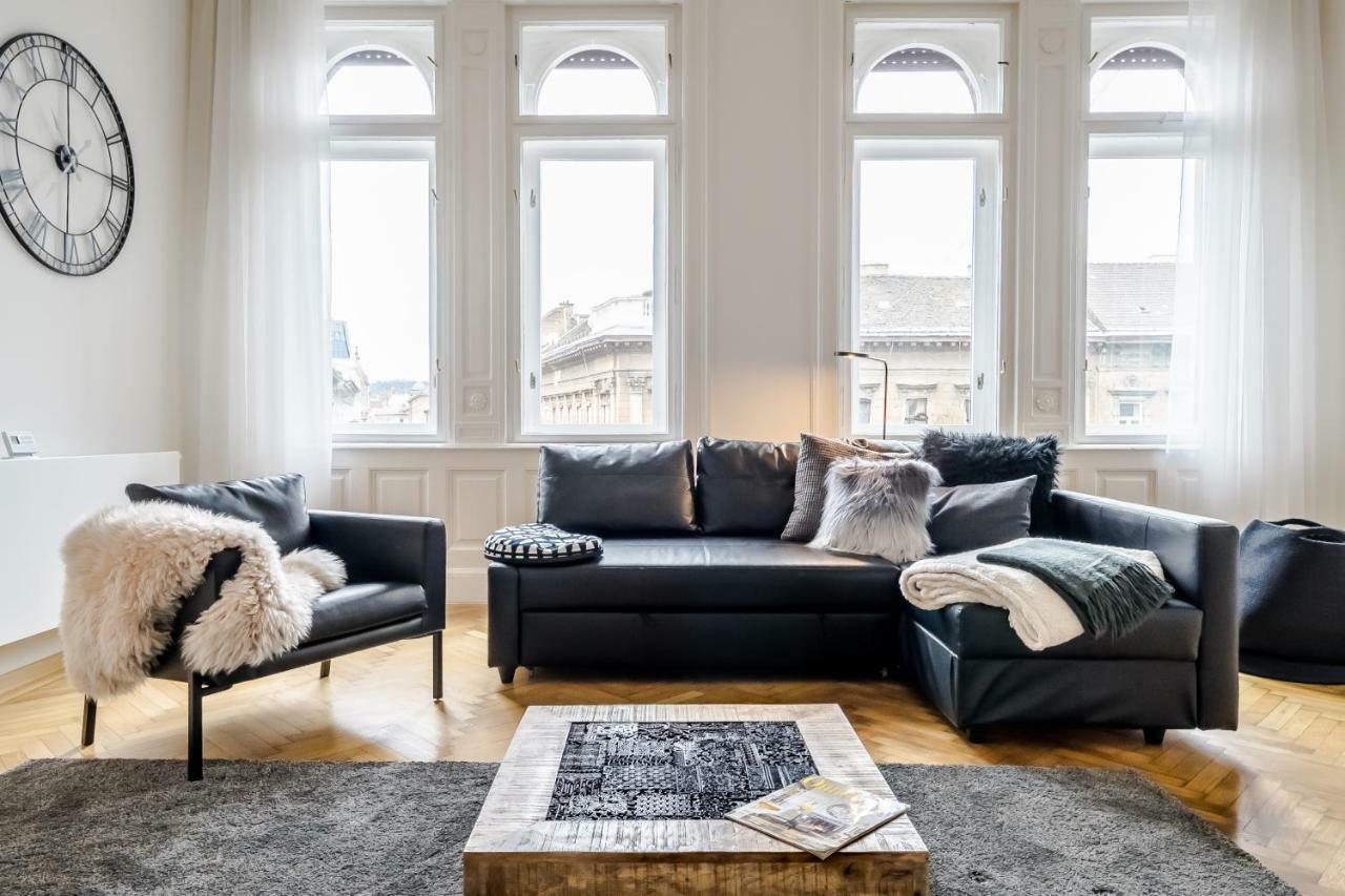 Bpr Luxe De Noir Et Blanc Apartment Budapest Eksteriør bilde